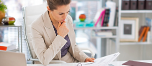 women-business-documents